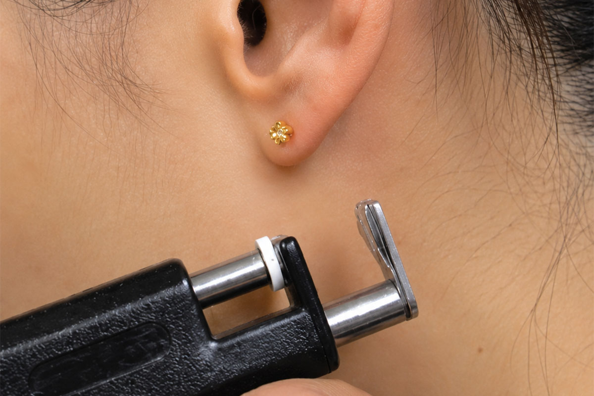 ピアス