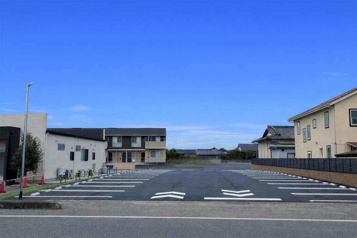 東側駐車場